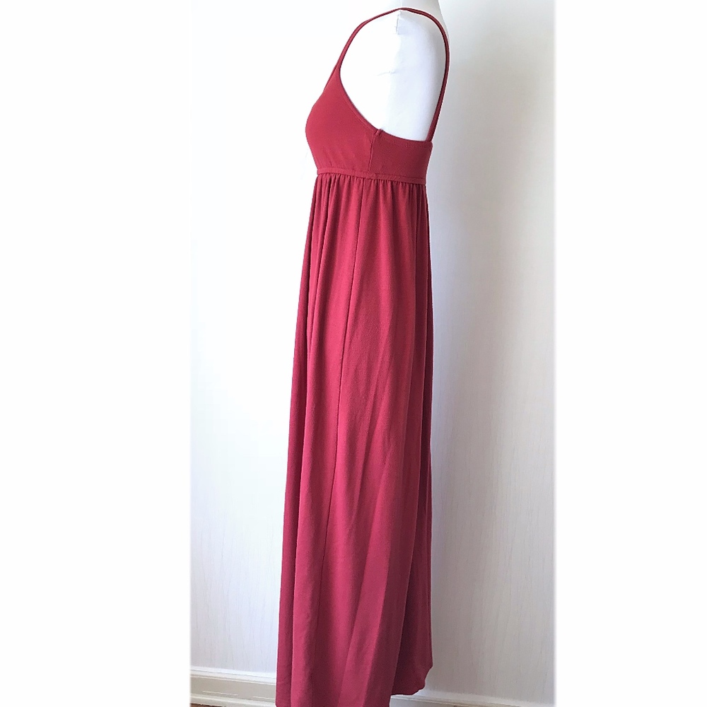 Sleeveless Maxi Dress - Picture 4 of 8